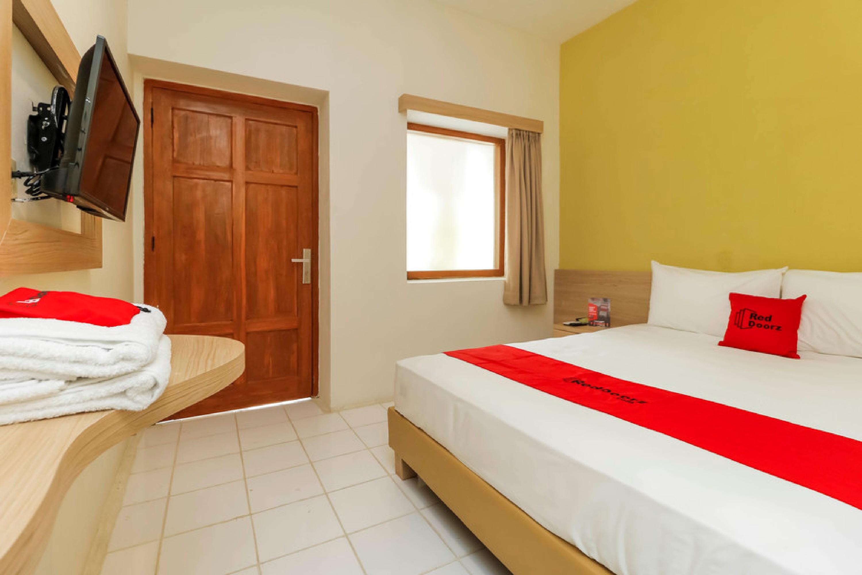 Reddoorz Plus @ Slamet Riyadi Solo Exterior foto
